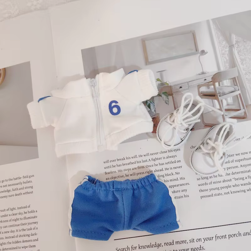 The Lafufu Clothes Half-Gen Pendant Doll Accessories Clothes 15-17cm Sportswear Hoodie Set Coat Vinyl Doll Outfit is a chic and versatile piece that will surely add a touch of style to your Lafufu doll