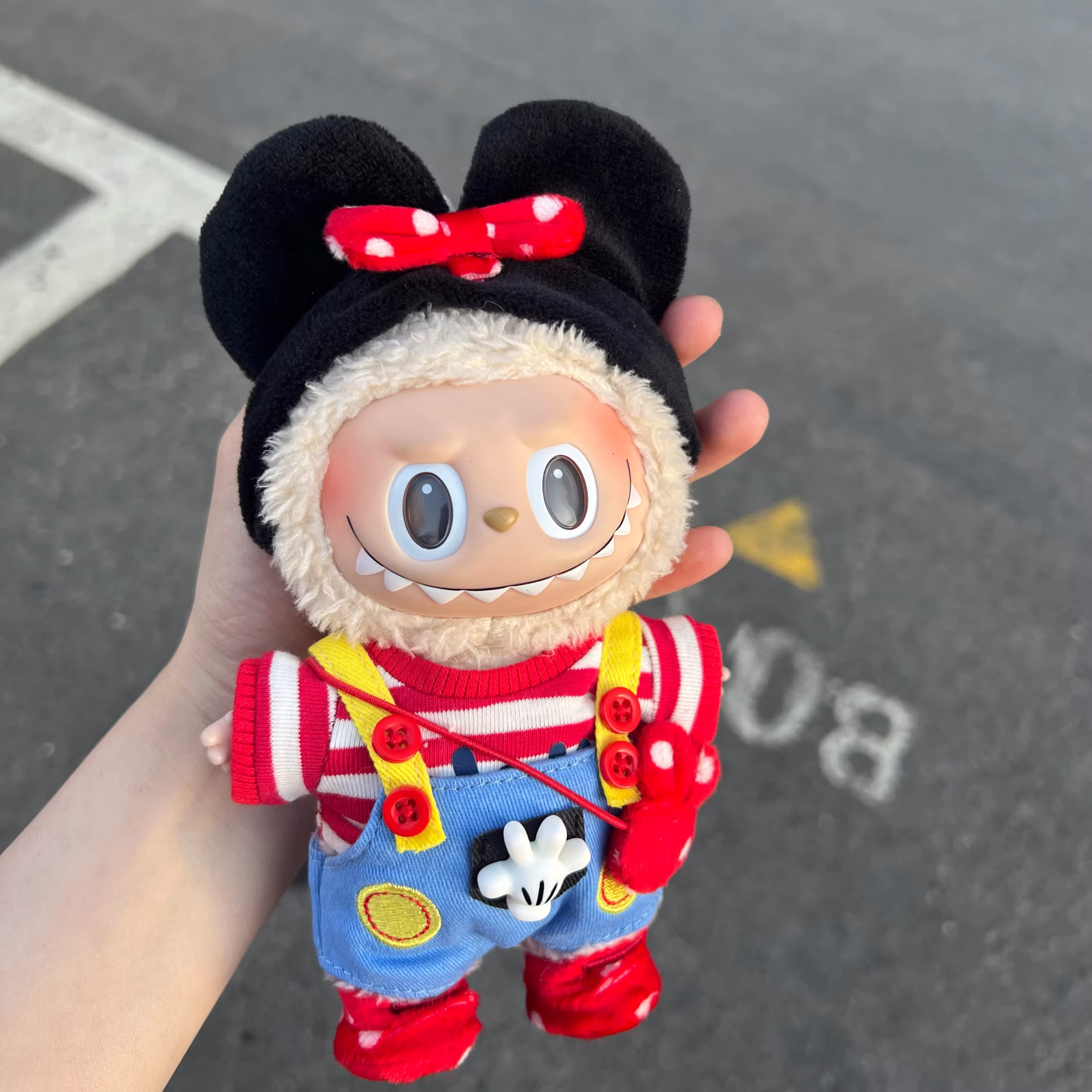 In the image, Lafufu V2 V1 doll dress, with doll handmade clothing and accessories, and 17cm Polka Minnie Dot Gift.