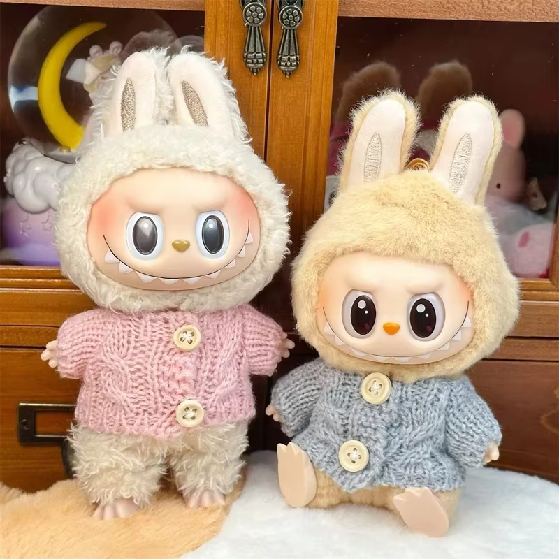 This easily falls within the latest trends of Lafufu fashion. This warm yet stylish outfit, Mini Knitwear Suit, is tailored for dolls of Monsters Lafufu having the heights of 15 cm and 17 cm. It certainly dresses the doll for every occasion - Image 2